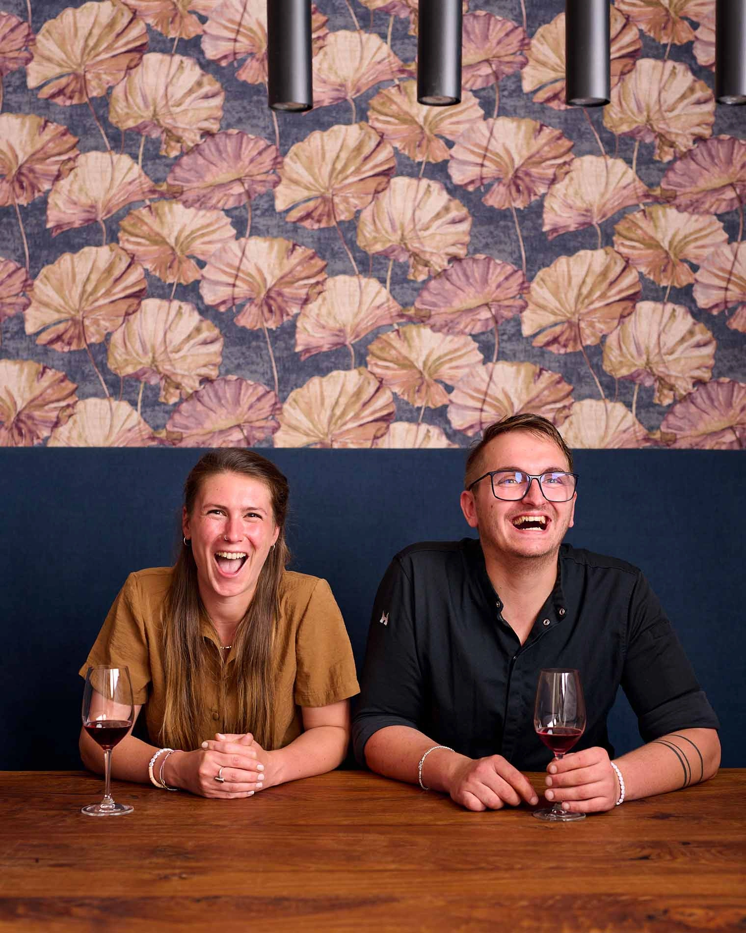 Lea Ahammer und Patrick Samek als Gastgeberpaar – authentisches Erlebnis im Kärntner Gasthaus.